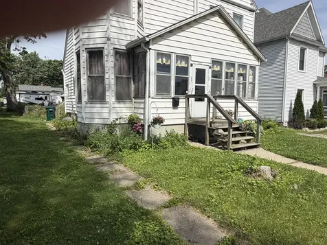 411 North Monroe Street Clinton IL 61727