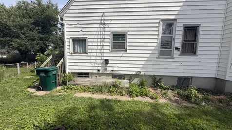 411 North Monroe Street Clinton IL 61727