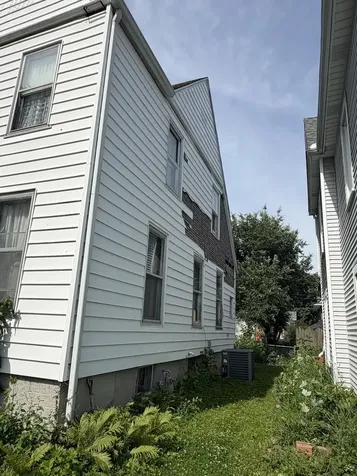 411 North Monroe Street Clinton IL 61727