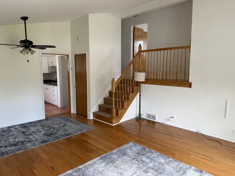 212 Valerie Court Glenview IL 60025