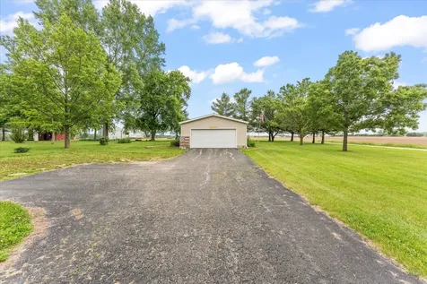 462 County Road 2600 N Mahomet IL 61853