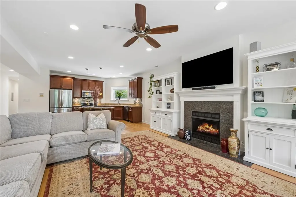 1529 West Touhy Avenue Chicago IL 60626