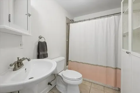 1529 West Touhy Avenue Chicago IL 60626