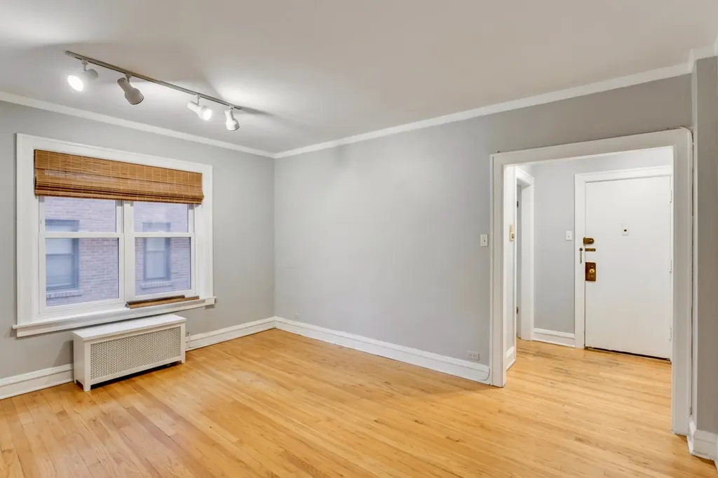 2330 North Lincoln Park W Avenue Chicago IL 60614