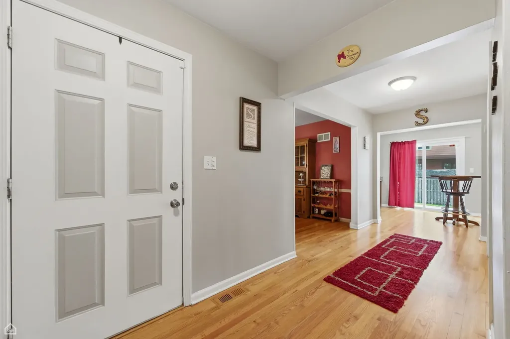 275 Essex Court Aurora IL 60504