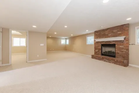 2004 Withers Lane Bloomington IL 61704