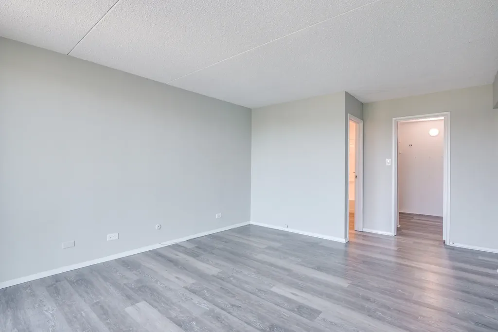 2015 S. Finley Road Lombard IL 60148