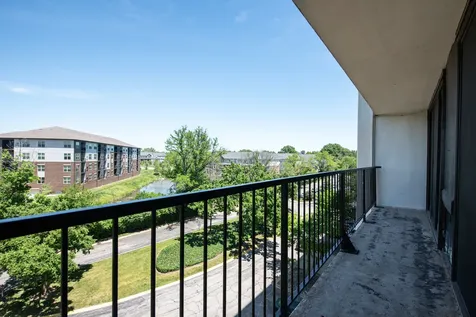 2015 S. Finley Road Lombard IL 60148