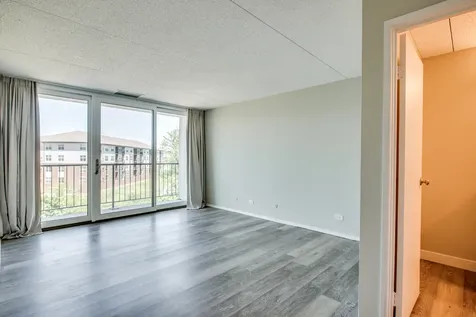 2015 S. Finley Road Lombard IL 60148
