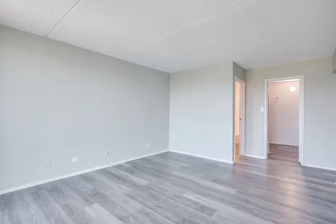 2015 S. Finley Road Lombard IL 60148