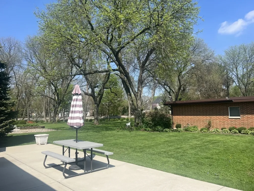 255 South West Avenue Elmhurst IL 60126