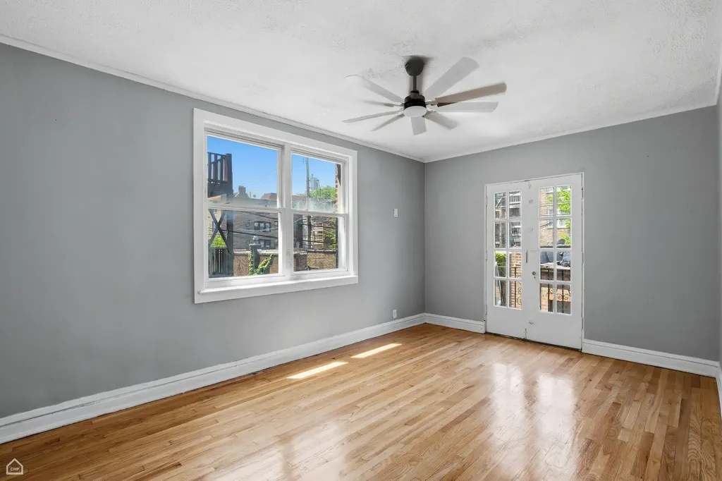 7732 South Phillips Avenue Chicago IL 60649