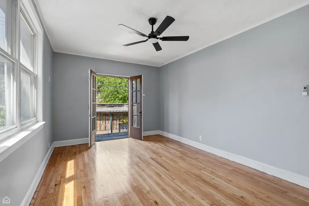 7732 South Phillips Avenue Chicago IL 60649