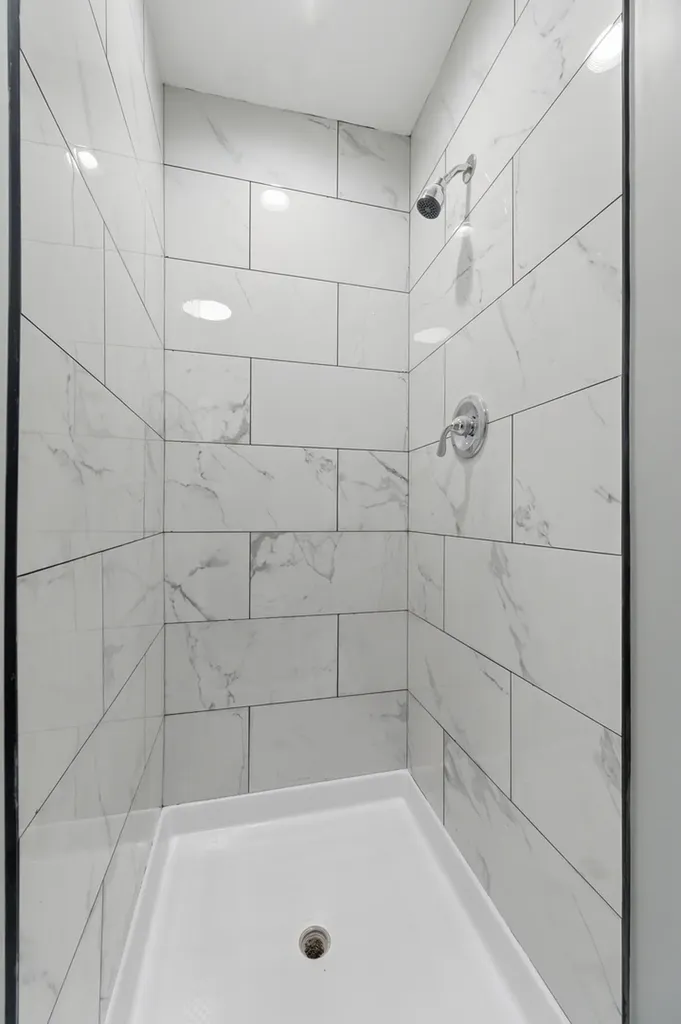 7732 South Phillips Avenue Chicago IL 60649