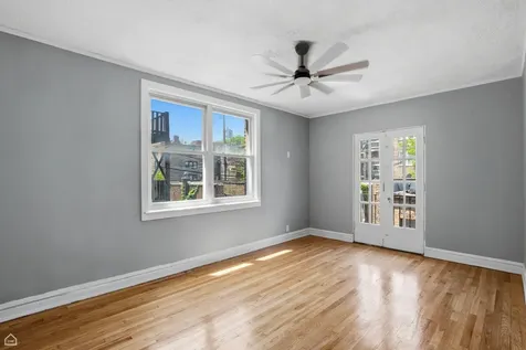 7732 South Phillips Avenue Chicago IL 60649