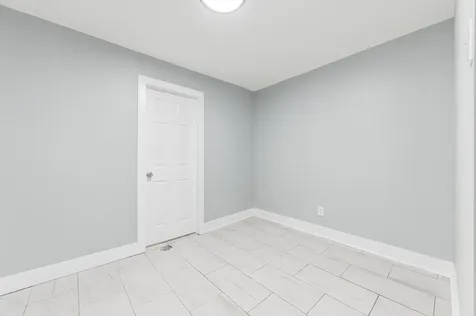 7732 South Phillips Avenue Chicago IL 60649