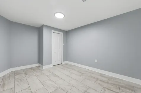 7732 South Phillips Avenue Chicago IL 60649