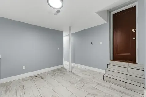 7732 South Phillips Avenue Chicago IL 60649