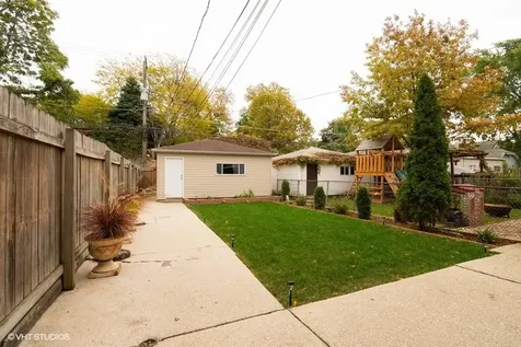 2321 North Sawyer Avenue Chicago IL 60647