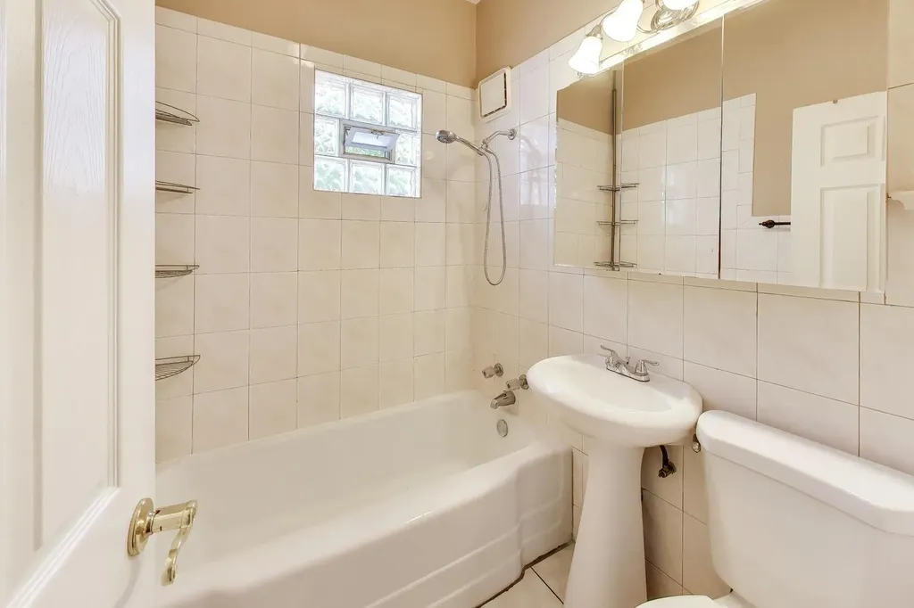 5207 North Lovejoy Avenue Chicago IL 60630