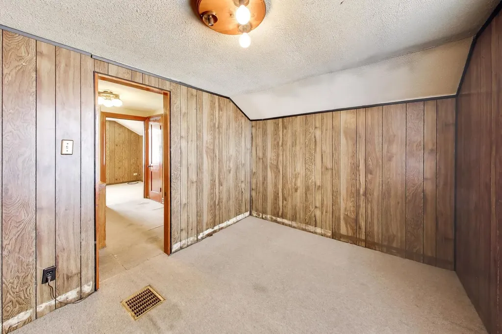 5207 North Lovejoy Avenue Chicago IL 60630