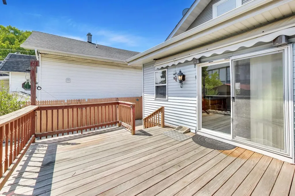 5207 North Lovejoy Avenue Chicago IL 60630