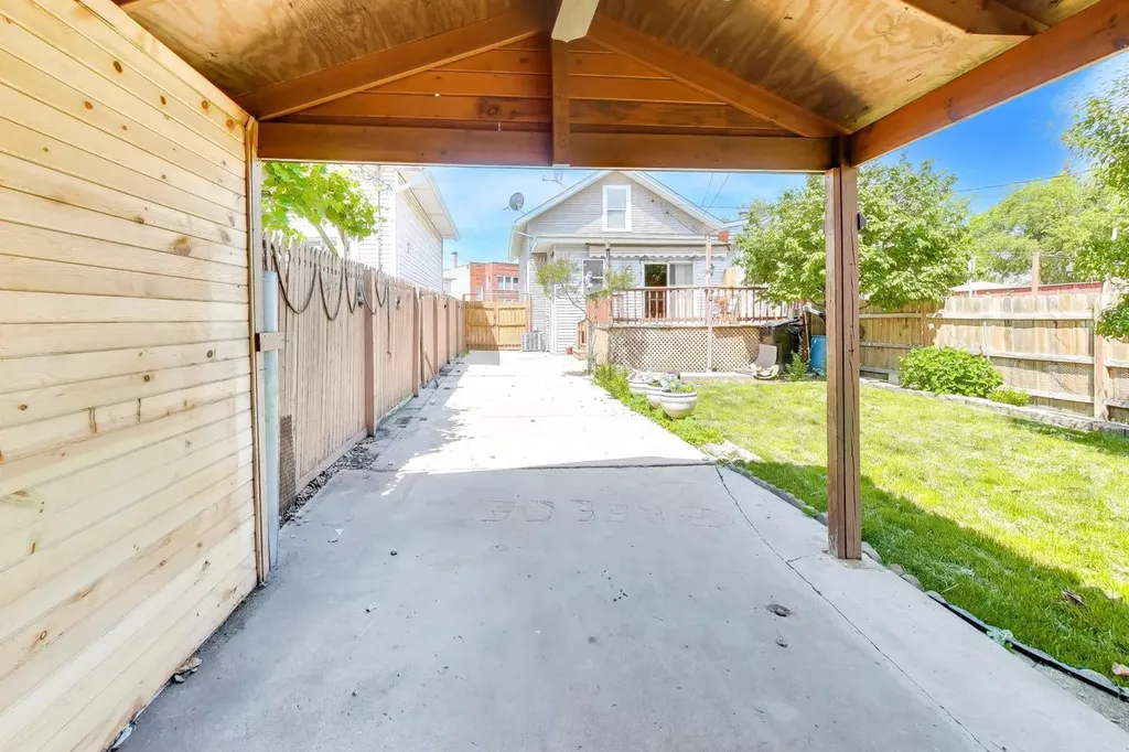 5207 North Lovejoy Avenue Chicago IL 60630