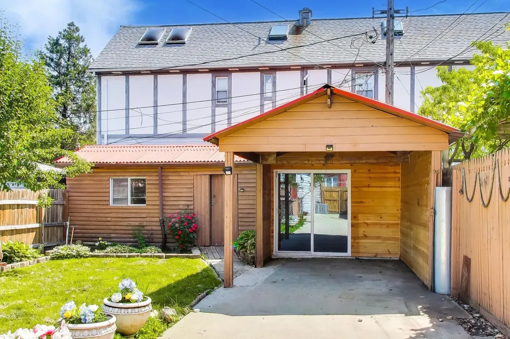 5207 North Lovejoy Avenue Chicago IL 60630