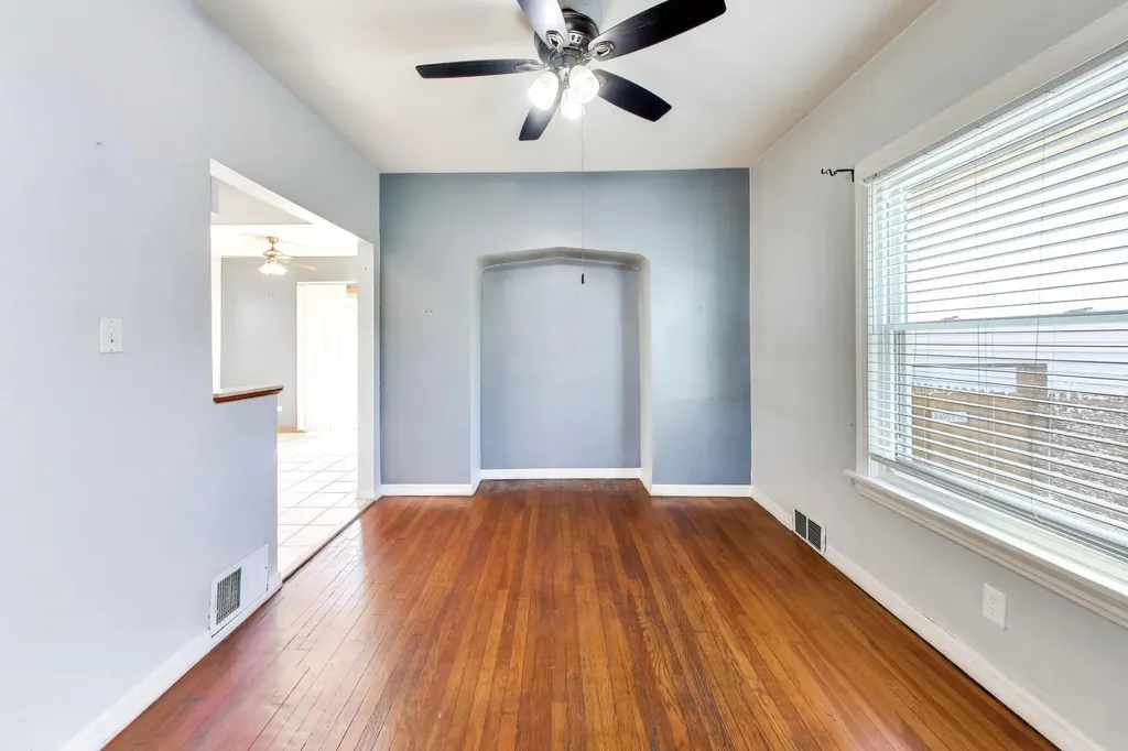 5207 North Lovejoy Avenue Chicago IL 60630