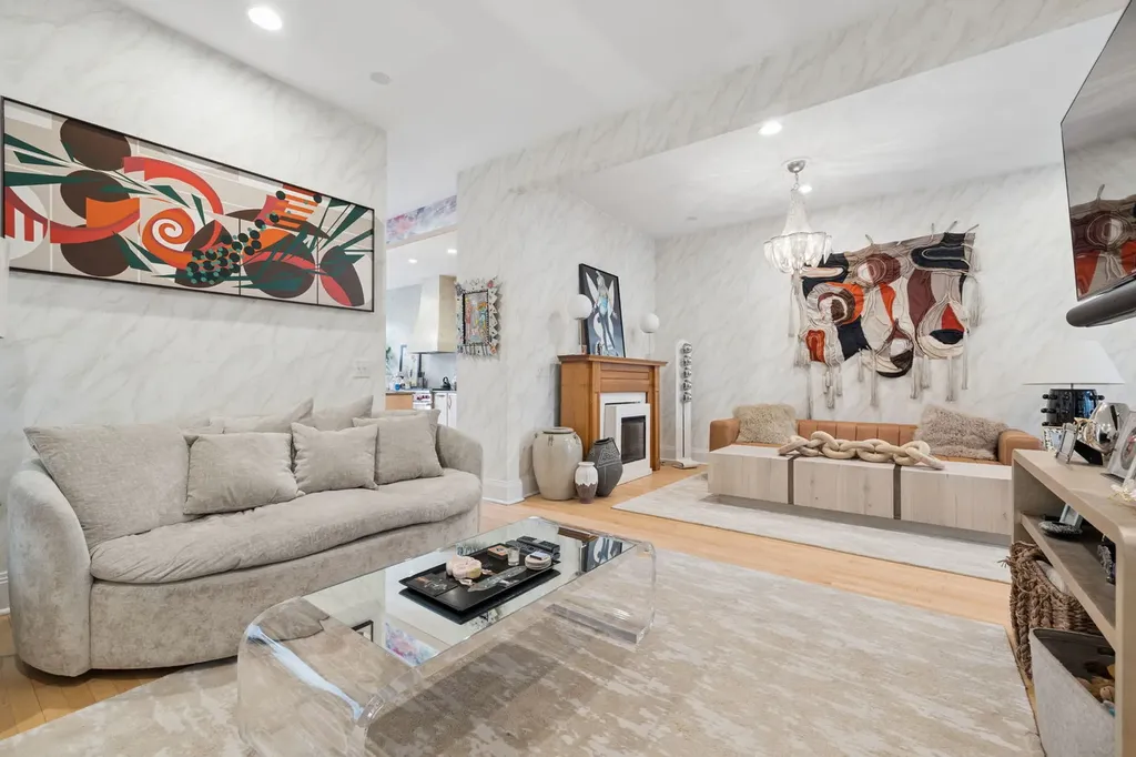 2023 West Walton Street Chicago IL 60622