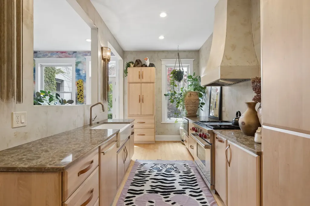 2023 West Walton Street Chicago IL 60622