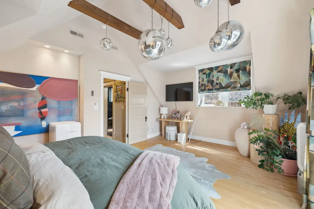2023 West Walton Street Chicago IL 60622