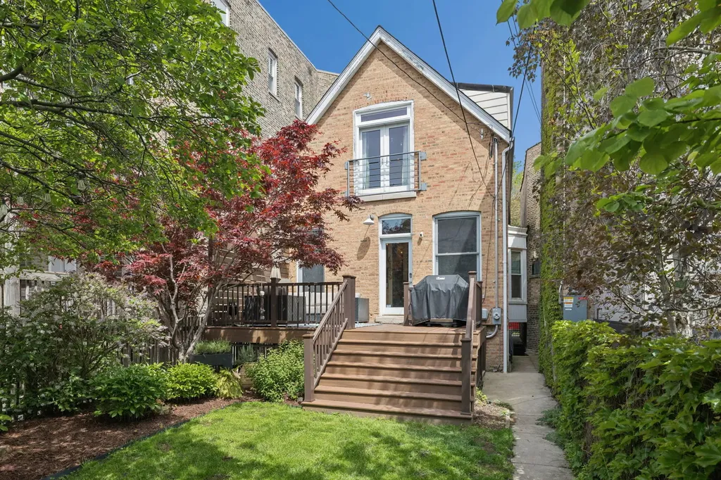 2023 West Walton Street Chicago IL 60622