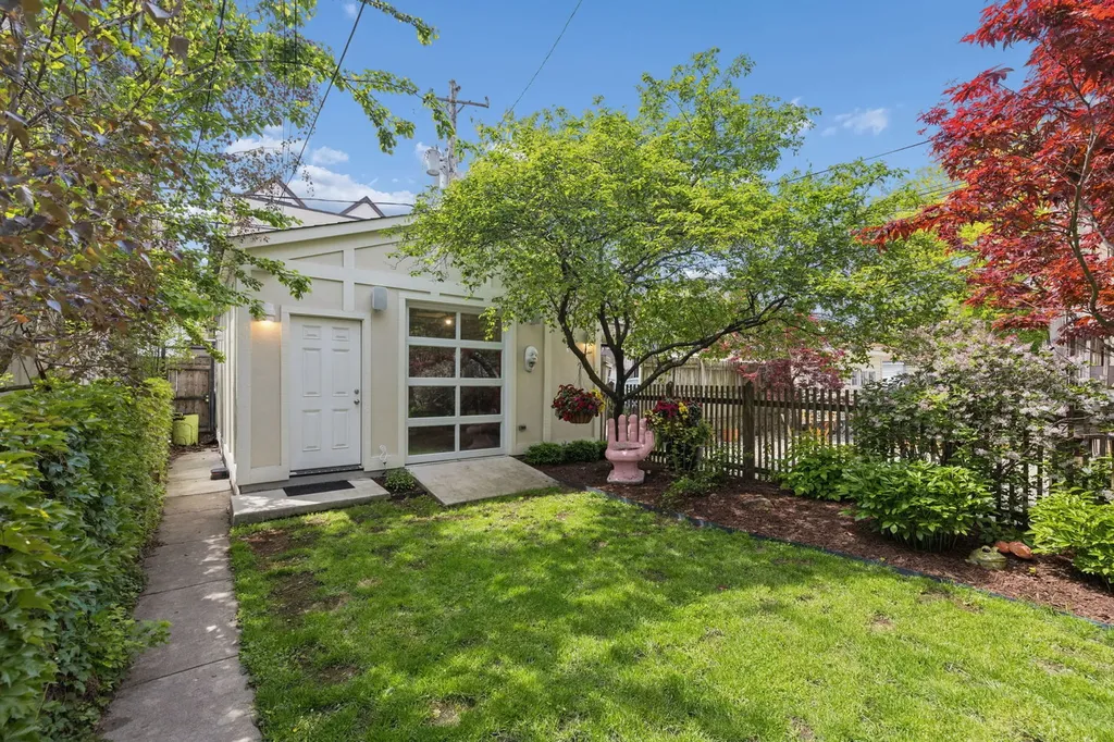 2023 West Walton Street Chicago IL 60622