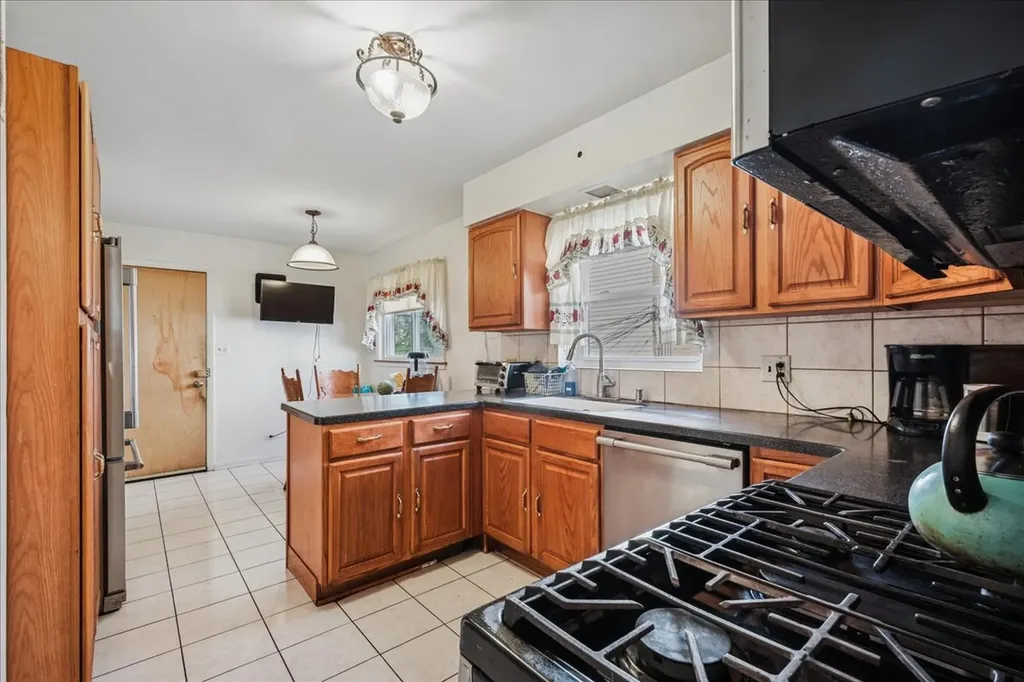 8940 Lamon Avenue Skokie IL 60077