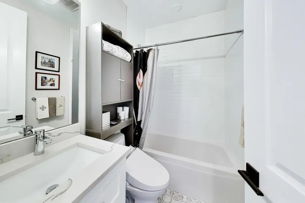 5137 North Lincoln Avenue Chicago IL 60625