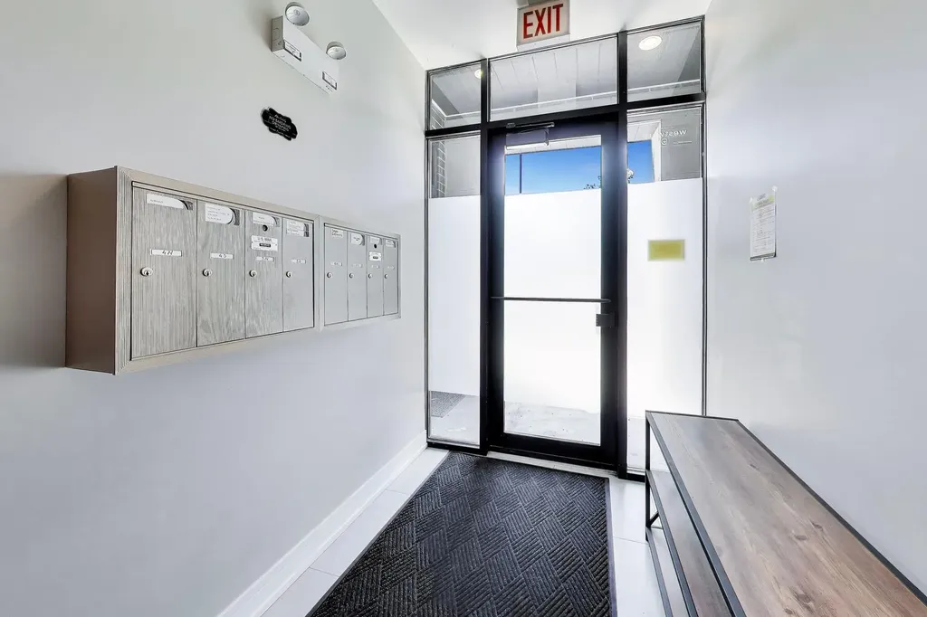 5137 North Lincoln Avenue Chicago IL 60625