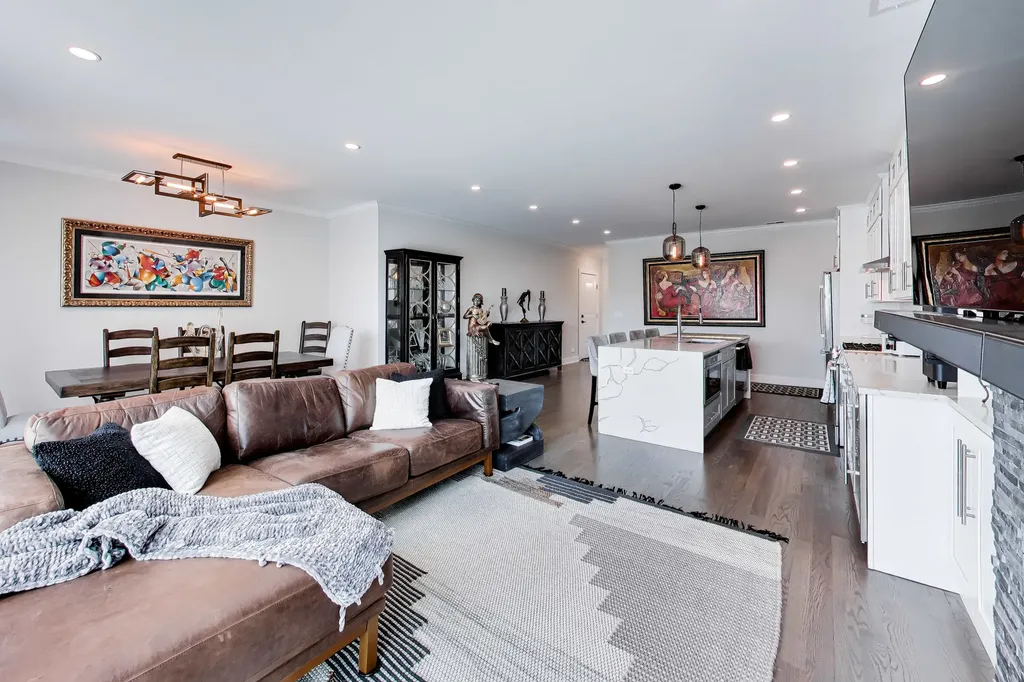 5137 North Lincoln Avenue Chicago IL 60625