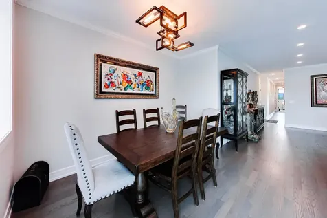 5137 North Lincoln Avenue Chicago IL 60625