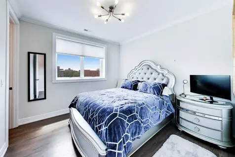 5137 North Lincoln Avenue Chicago IL 60625