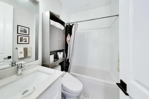 5137 North Lincoln Avenue Chicago IL 60625