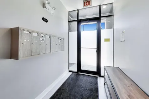 5137 North Lincoln Avenue Chicago IL 60625