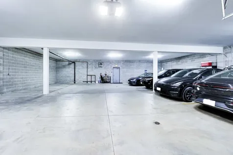 5137 North Lincoln Avenue Chicago IL 60625