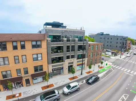 5137 North Lincoln Avenue Chicago IL 60625