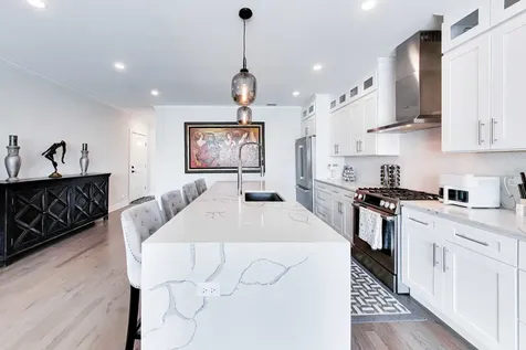 5137 North Lincoln Avenue Chicago IL 60625