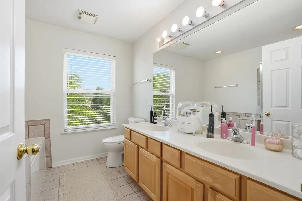 2361 Shiloh Drive Aurora IL 60503