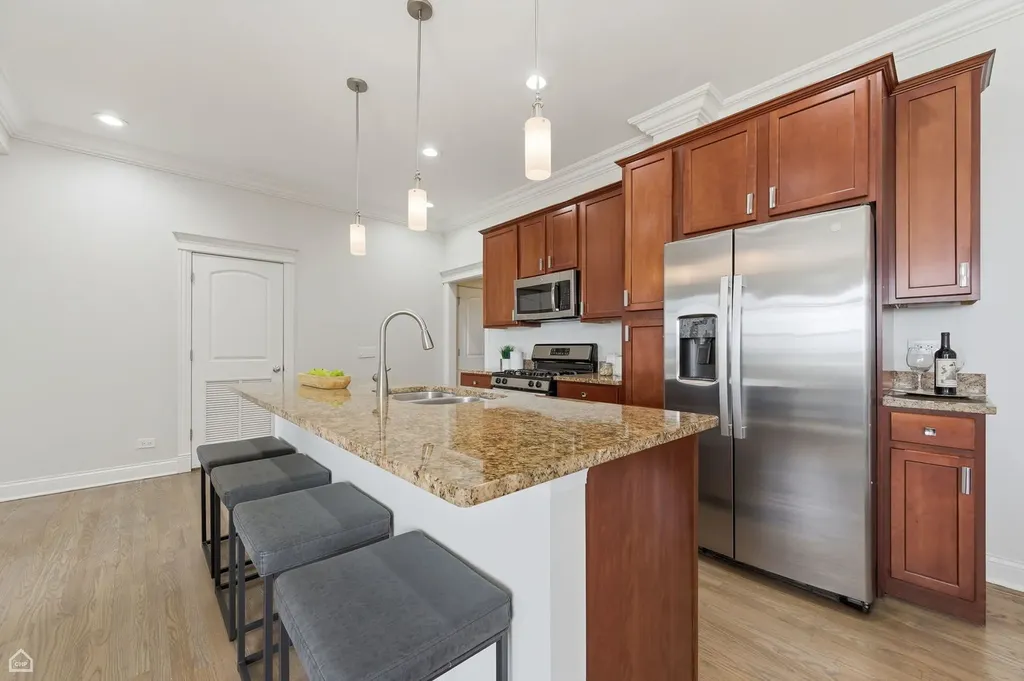 4705 South Champlain Avenue Chicago IL 60615