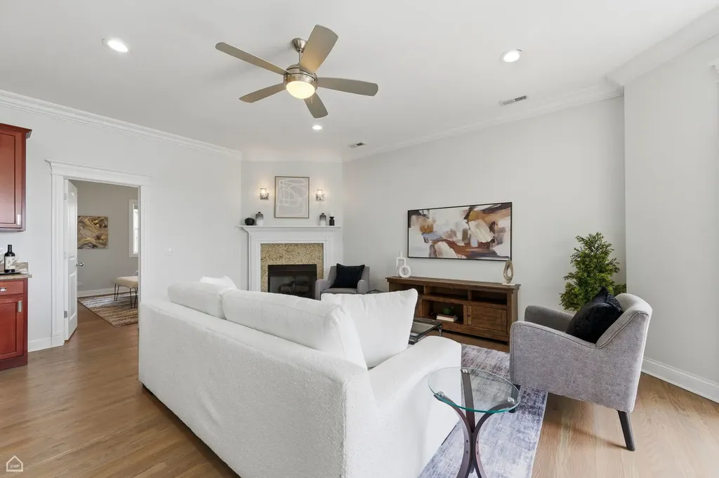4705 South Champlain Avenue Chicago IL 60615
