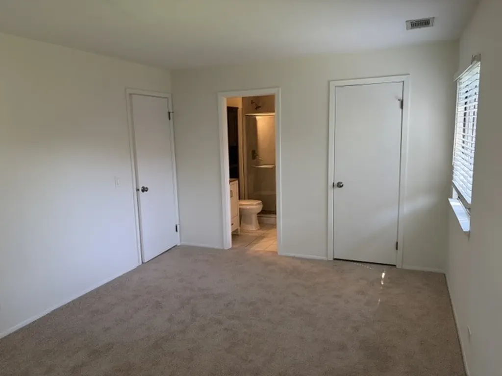 1327 Williamsburg Drive Schaumburg IL 60193