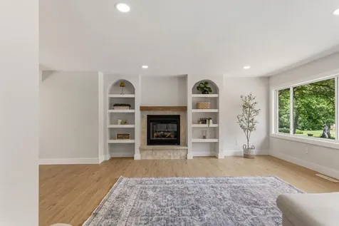3 Hickory Lane White Heath IL 61884
